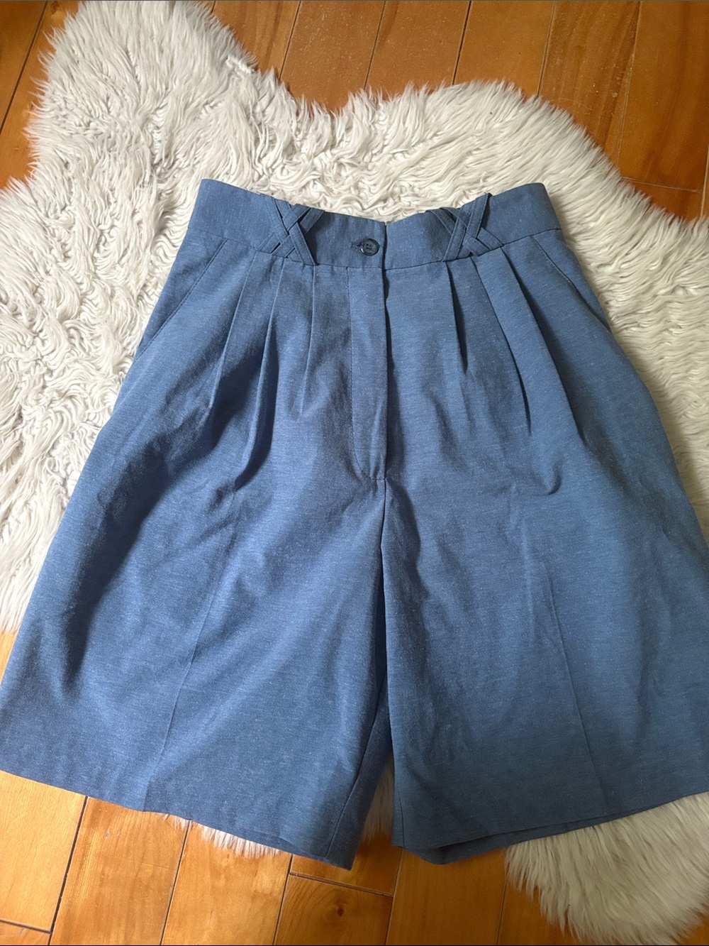 High-Waist Pleated Women's Shorts in Blue
